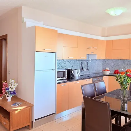 Apartment Beachfront In 072 - Happy