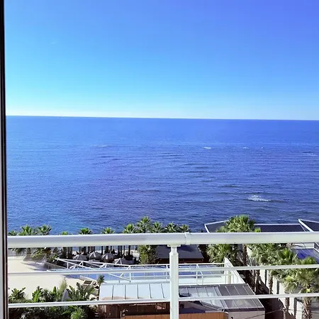 Апартаменты Beachfront In 072 - Happy *