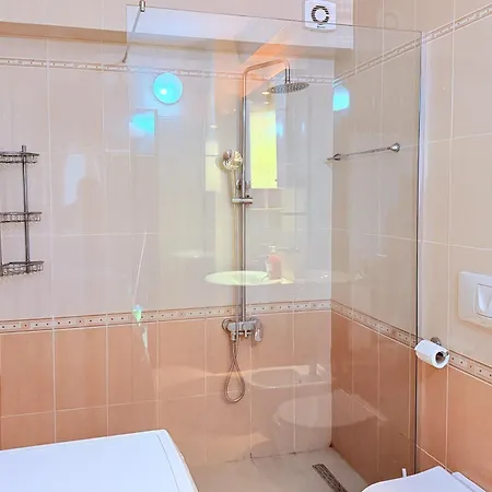Appartamento Beachfront In 072 - Happy